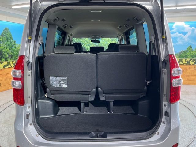 積み下ろしのしやすいデッキにはたっぷりと荷物を積み込んでいただけます。遊びから仕事まで、様々なシーンで頼れます♪