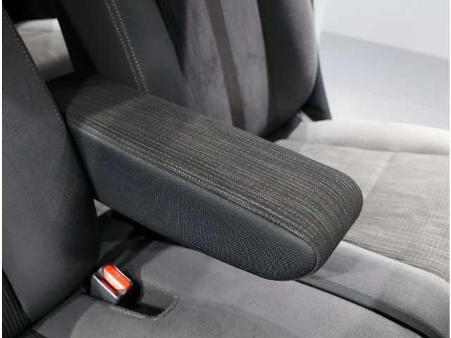 運転を、より快適に♪アームレスト付です！ロングドライブも問題なさそうですね！