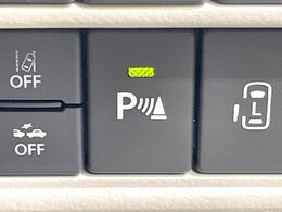 【コーナーセンサー】大きなお車を運転するのが不安な方でも、ブザーと光でお知らせ致します♪もちろん頼りきりはNGです！