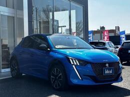 専門のサービススタッフに専用テスター。ご納車前の点検整備から、アフターサービスまで、お任せ下さい。