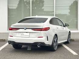 Emergency Service 365日24時間体制で、万一の故障などのトラブルに対応。応急処置のアドバイスのみならず、保証期間中は出張修理やレッカーなどの手配、さらにはお客様の代替交通手段やホテルの確保を行います。