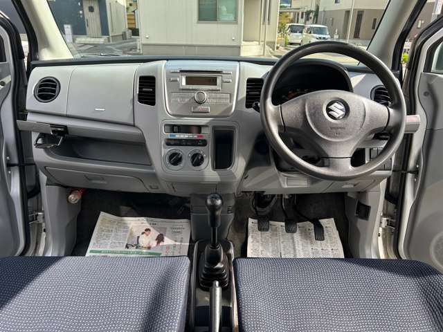 5速マニュアル・走行6万km台・車検R8年8月・純正CD・タイヤ山あり・キーレス