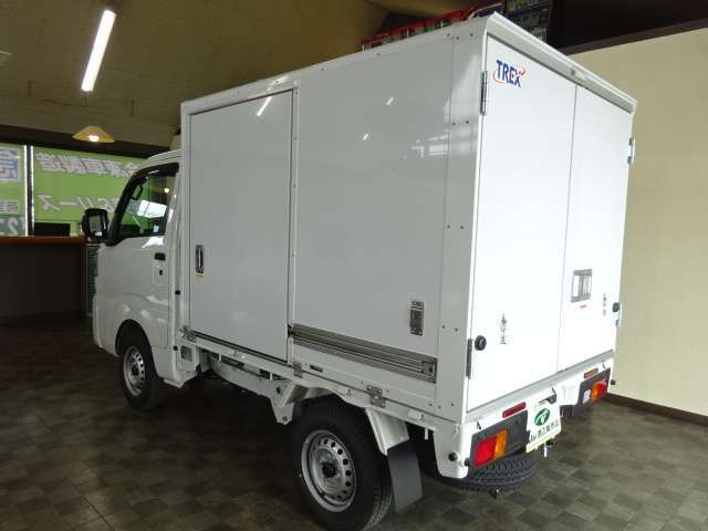 -25℃設定サーマルマスター製冷凍機　衝突回避支援スマアシ　　2コンプレッサ　強化サス　コーナーセンサー　ハロゲンヘッドライト（熱を発するので雪道にお勧め）　VSC＆TRC　ヒルホールドシステムCVT