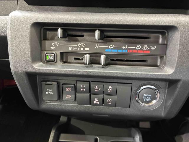 納車前にはプロのメカニックが、各部の点検を行います。ディーラーにしか出来ない品質、そしてサービスできっと満足していただけると思います！