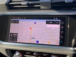 MMIナビゲーション『高解像度カラーディスプレイに、Bluetooth（R）接続によるハンズフリー通話機能を搭載しています。』