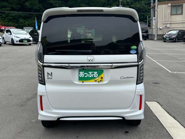 毎日全国のオートオークション会場から厳選した車を仕入れしております！プロの査定士の検査を受けた車を仕入れ、入庫後も社員が1台1台を走行チェックや状態確認・装備確認などを入念に行います。
