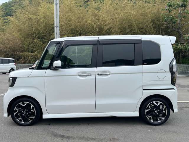 損保ジャパンの代理店ですので、万が一の事故も安心。任意保険は車を購入するときに見直しが必要です。プロのスタッフが金額や保証を含めてお客様の最善な保険内容を提案させて頂きます。