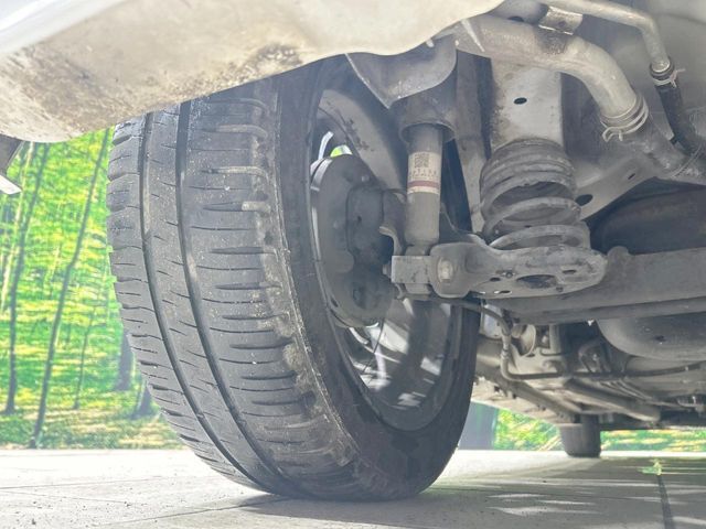 お車を安心してお乗りいただく為には、足回りの定期点検が欠かせません。サービスサポート（有償保証）では無料点検もご提供しており、安心のカーライフをお過ごしいただけるサポート体制が整っています。