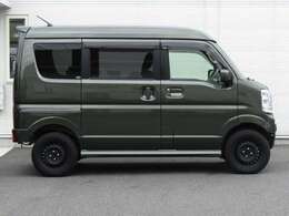 お車に詳しくない方でもご安心ください。ご満足のいくお車探しをお手伝いできるよう経験豊富なスタッフがご対応致します。LINEでのお問合せもOKです。