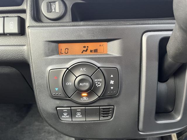 アイドリングストップ中でも冷たい風を一定時間キープして送ることが出来る「エコクール」機能も搭載のオートエアコンです。