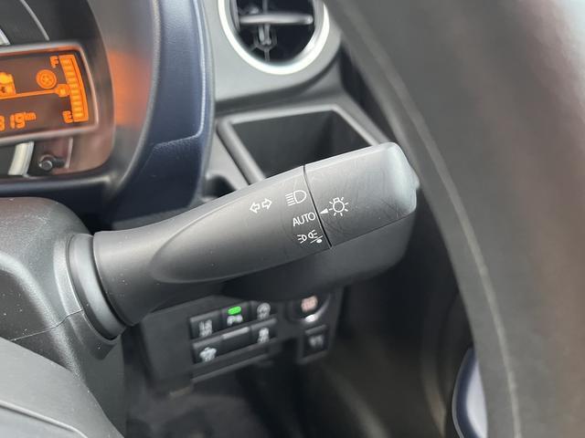 夜間も安心。自動でライトが付くオートライト装備！！