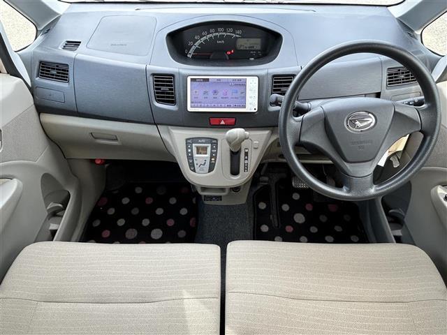 【運転席まわり】現車の確認はお電話で在庫のご確認の上是非ご来店くださいませ！ご来店の難しい方は店舗スタッフがお電話やメールで詳細をお答えさせて頂きます。