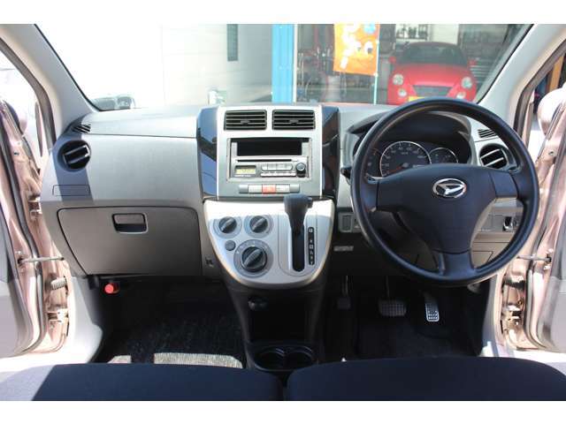 ダッシュボード周りの画像です♪この車両は試乗も可能ですのでお気軽にお電話ください。試乗希望の方は準備等ありますので前もってお電話下さい）フリーダイヤル0078-6002-853027まで♪