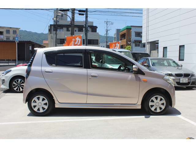 横からの外装の画像です♪安心のマイカーローンもご用意しております！マイカーローン審査も早く最短で15分～30分ぐらいで審査可能です。お問合せはカーセンサーフリーダイヤル0078-6002-853027までお電話ください♪