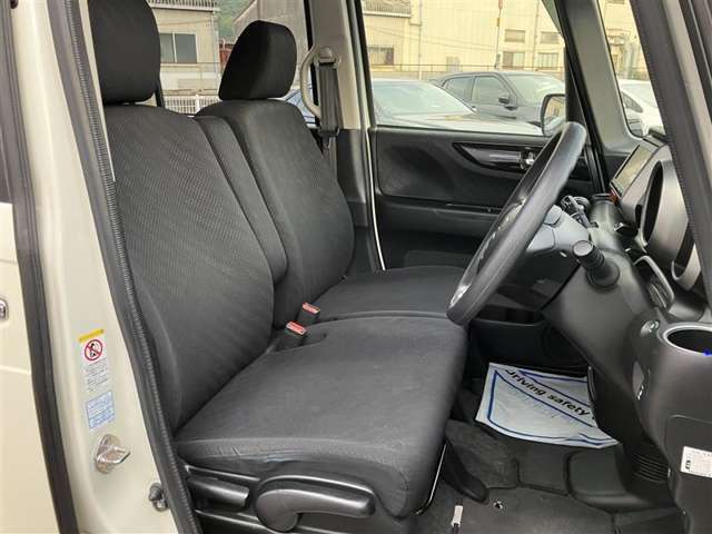 見通しのよいすっきりとした視界で、誰でも運転しやすいです。運転のしやすさは疲れにくさにも繋がりますよ♪
