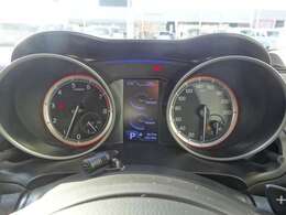 視認性の良いメーター類です☆