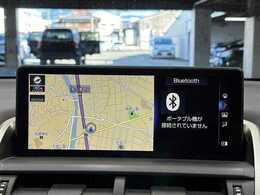 【純正ナビ】一体感のあるナビは、高級感ある車内を演出してくれます。Bluetooth再生などオーディオ機能も充実しておりますので、運転もより楽しめます♪