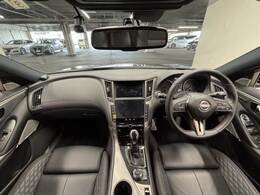 見通しの良いコックピットは普段のドライブに最適。運転しやすいお車となります。