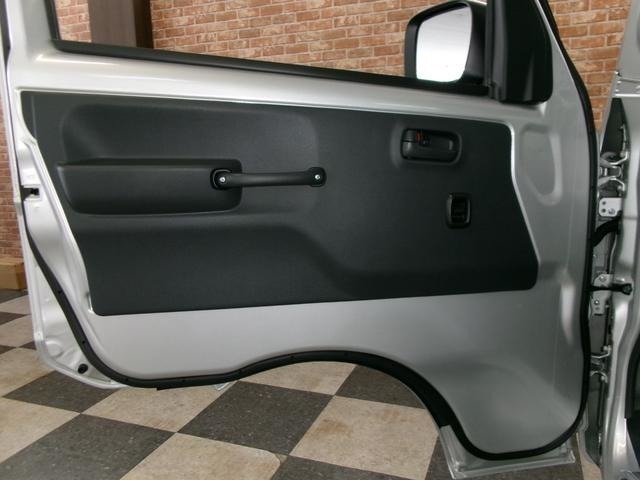 ご覧頂いておりますお車が売約済みの場合も御座いますので、お手数ですがご来店前にはお電話にて在庫確認をお願い致します。無料ダイヤル　0078-6002-431180 まで、宜しくお願い致します。