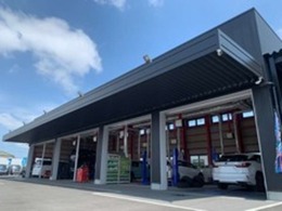当店は新車、高年式特選中古車常時在庫50台以上！！アルファード、ヴェルファイア、VOXYなど国産オールメーカーお取り扱いございますので、在庫の有無の確認や気になる点があればお気軽にお問合せ下さい！！