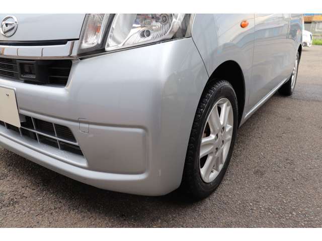 アイドリングストップ装備で燃費の良いお車です。