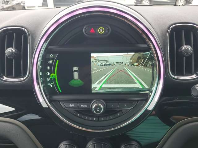 ソナー付きバックカメラ。