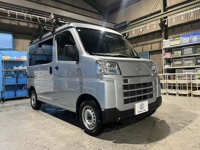 現在お乗りのお車の下取りにも力を入れております。メールにてお問い合わせをいただければ、おおまかな金額はお伝えできますが、ご来店いただければ正確な金額をお出しできます。お気軽にお越しください。