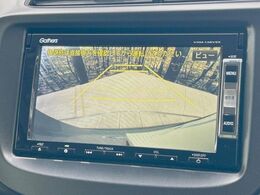 【バックカメラ】駐車時に後方がリアルタイム映像で確認できます。大型商業施設や立体駐車場での駐車時や、夜間のバック時に大活躍！運転スキルに関わらず、今や必須となった装備のひとつです！