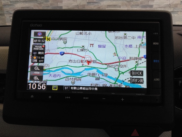 純正ナビが搭載されています。初めての道も安心ですね。Bluetooth接続可能！