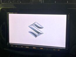 【純正ナビ】人気の純正ナビを装備。オーディオ機能も充実しており、Bluetooth接続すればお持ちのスマホやMP3プレイヤーの音楽を再生可能！毎日の運転がさらに楽しくなります！！