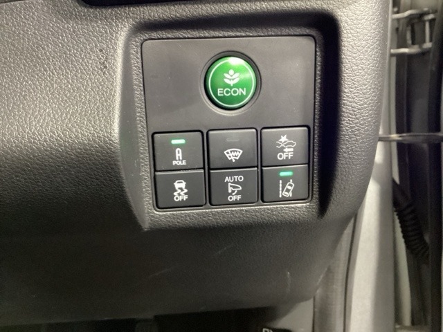 【Honda　SENSING】いつもの道で、高速道路などで、安心・快適な運転を支援します。先進の安全運転機能システム搭載。