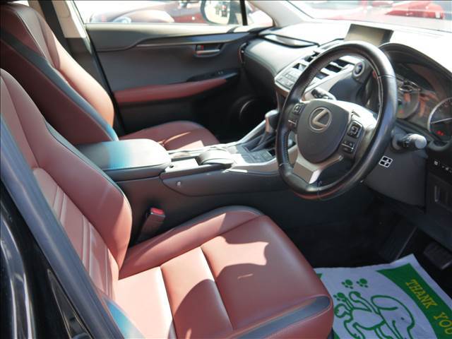 ☆とにかく品質にこだわります☆　入庫時に全車抗菌消臭内装シートもクリーニング！フロアマットも高圧洗浄機にて清掃クリーニング済み！とにかく☆キレイ☆にこだわります！安心のJU加盟店！