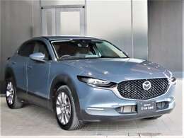 ワイドで低重心のスポーツカーらしいフロントビューです。CX-30の特徴である素晴らしい回頭性能（ハンドリング）や扱い易いエンジンなど、SUVでも軽快な感度リングを楽しみたい方へお勧めのー台です★☆★☆