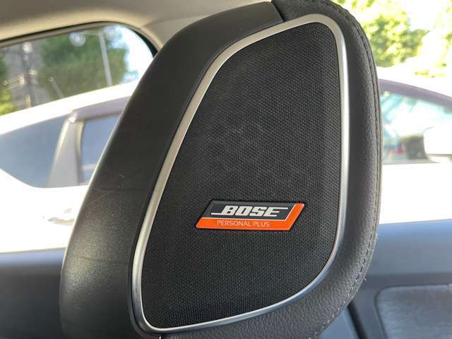 BOSEサウンドシステムがついています　前関ヘッドレストにスピーカーがついています