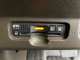 【ETC】有料道路を利用する際に料金所で停止することなく通過できる、ETC車載器（ノンストップ自動料金収受システム機器）が装備されています。セットアップを行うことで利用可能になります。