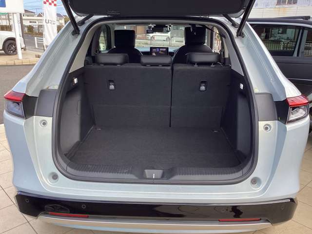 荷室も広く使いやすいスペースです