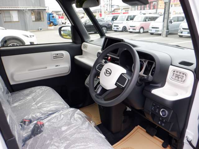 展示車両入庫時に徹底した入庫検査を行っており、車両状態のあらゆる情報・状態を開示しておりますので、お気軽にお問合せ下さい！！