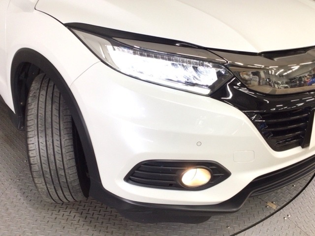 【LEDヘッドライト】ディスチャージヘッドライト（HID）と同等の明るさで、夜道や雨天走行が明るく視界良好！！　フォグライトも装備で、安心感さらにUPです♪安心ドライブを楽しんで下さい♪