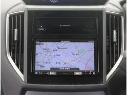 ナビ付きですので初めての場所や遠出に大活躍！Bluetoothでお使いのスマートフォンやミュージックプレイヤー接続することで音楽の再生もできます！！またフルセグ(ワンセグ)でのテレビの視聴も可能！