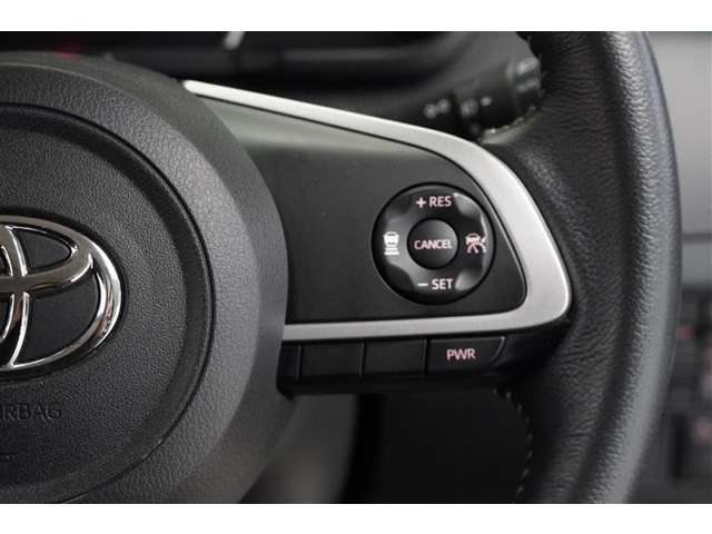 高速道路を頻繁に利用する方におすすめのレーダークルーズコントロール。前を走っている車との適切な距離を保って走行してくれます。長距離運転の疲労感も違いますよ。適度な休憩も忘れずに★