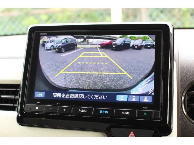 安全運転支援システムHonda SENSINGを搭載。衝突軽減ブレーキや、誤発進抑制機能、アダプティブクルーズコントロール、車線維持など複数の先進技術で安心・快適なドライブをサポートします。