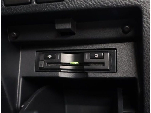 ETC車載器付きです。高速道路の料金所もスムーズに通過できます。