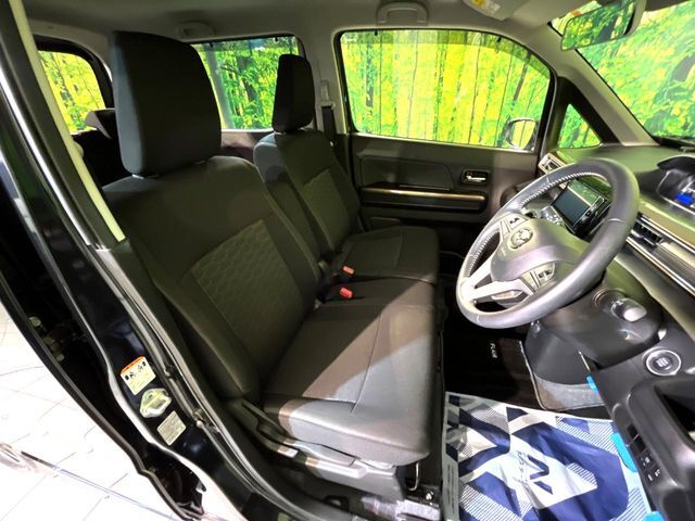 運転席シート廻りは使用感も少なく、良好な状態となっています。丁寧に使われていたことがよくわかりますね。