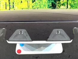 【セーフティサポート】走行中に前方の車両等を認識し、衝突しそうな時は警報とブレーキで衝突回避と被害軽減をアシスト。より安全にドライブをお楽しみいただけます。