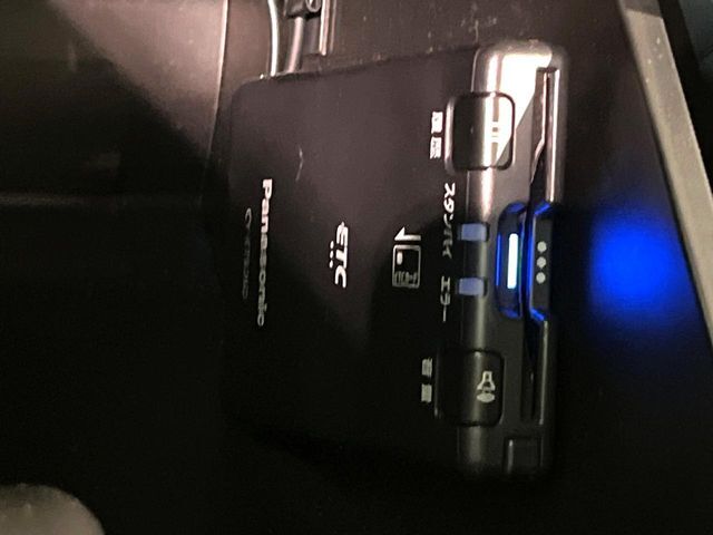 【ETC】高速道路の料金所をストレスなく通過！話題のスポットやサービスエリアに多い「スマートIC」利用時は必須のアイテムです。当店でセットアップを実施、ご納車当日からすぐにご利用いただけます！