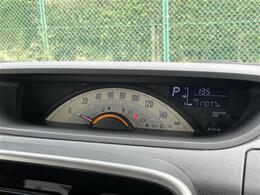 【メーター】メーターまわりも鮮やかに照らし出され、デザイン、安全性ともにバッチリですね♪