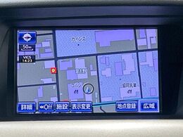 【純正ナビ】人気の純正ナビを装備。オーディオ機能も充実しており、Bluetooth接続すればお持ちのスマホやMP3プレイヤーの音楽を再生可能！毎日の運転がさらに楽しくなります！！