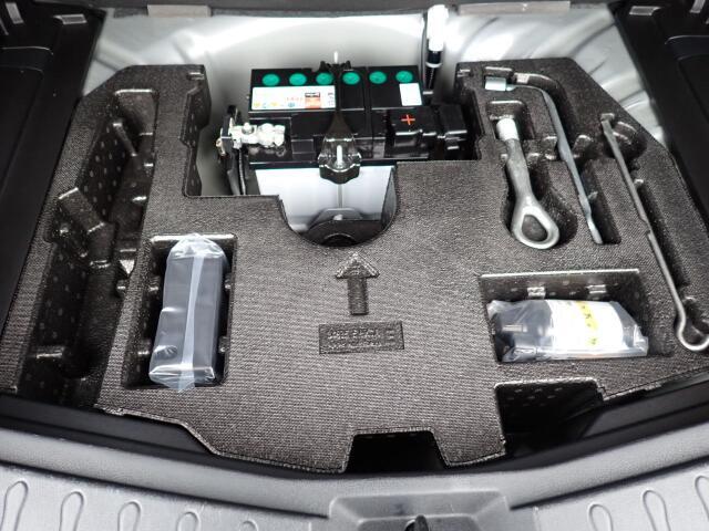 パンク修理キットが付いてます.