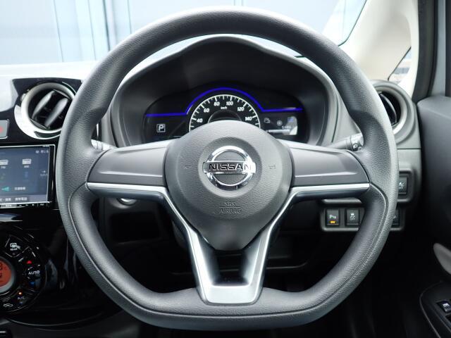 ステアリングはとてもきれいな状態です☆