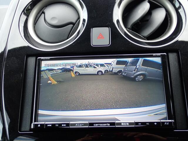 バックカメラ装備しております。駐車時に大変役に立ちますよ♪駐車が苦手な方にも便利機能です♪
